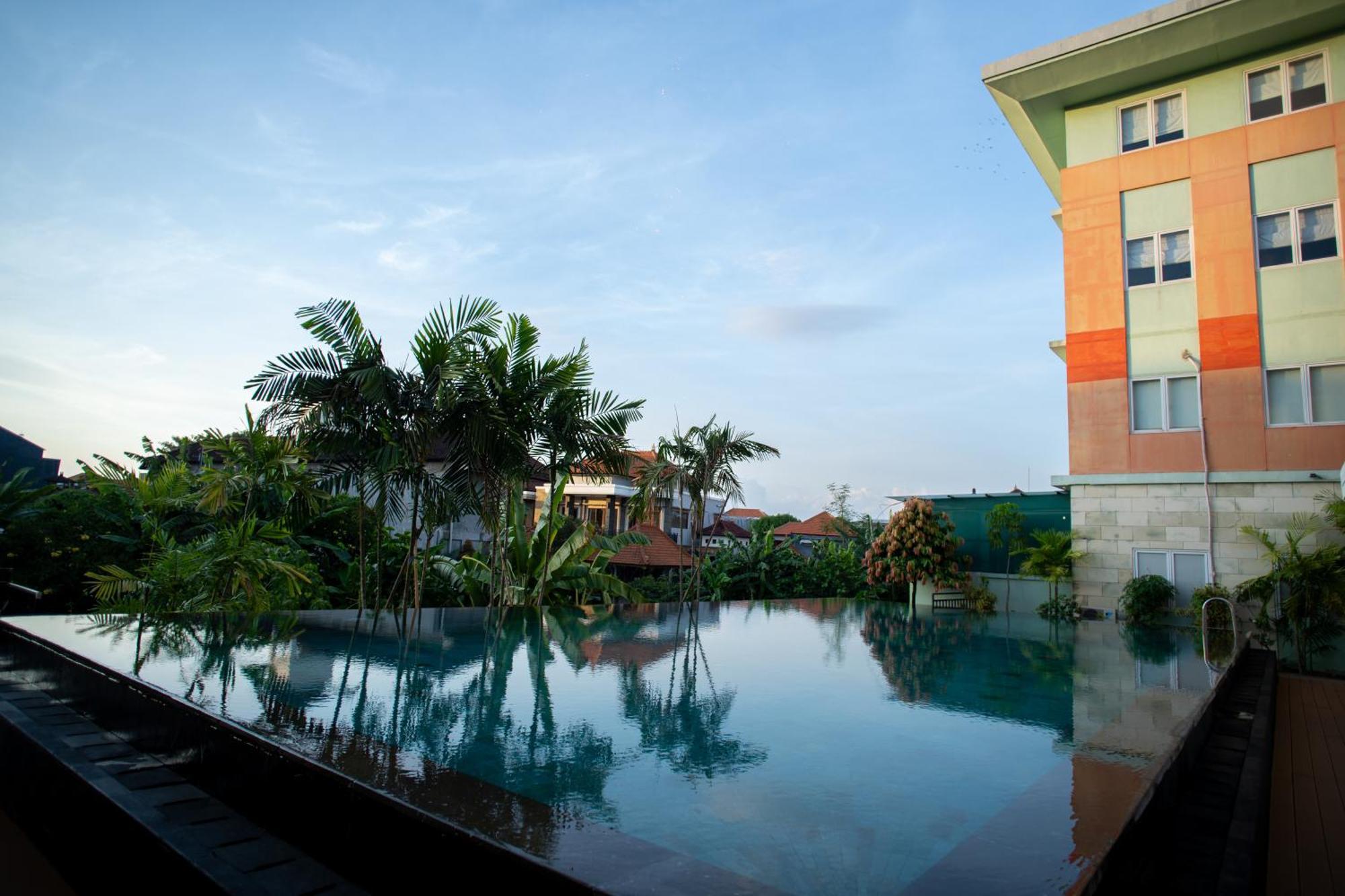 Harris Hotel & Residences Riverview Kuta, Bali Kuta Lombok Eksteriør bilde